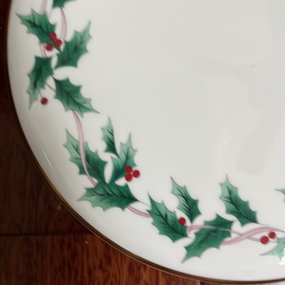 Mikasa Ribbon Holly Cheese & Cracker Board 10 1/2” Discontinued - Picture 6 of 8